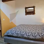 Honey House, Air Conditioning, Stove, Pets Ok *