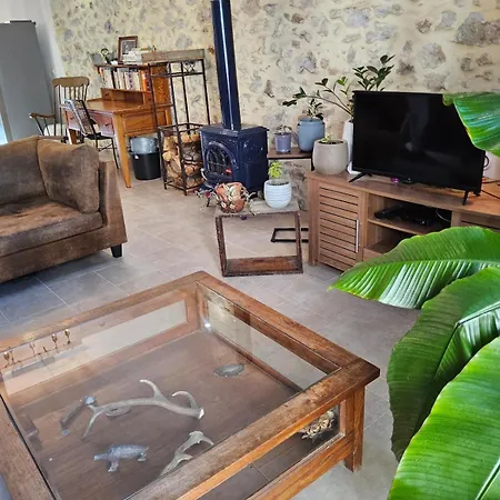 Honey House, Air Conditioning, Stove, Pets Ok Fitou