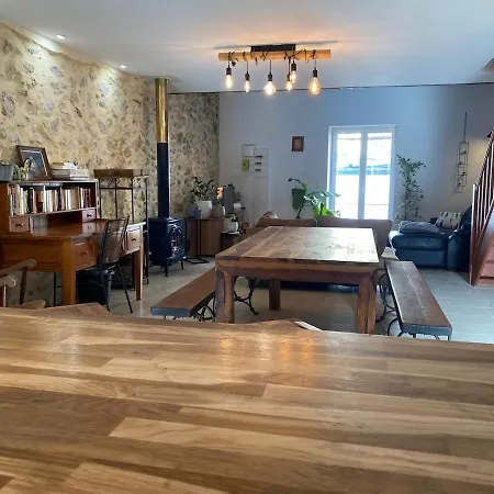 Honey House, Air Conditioning, Stove, Pets Ok