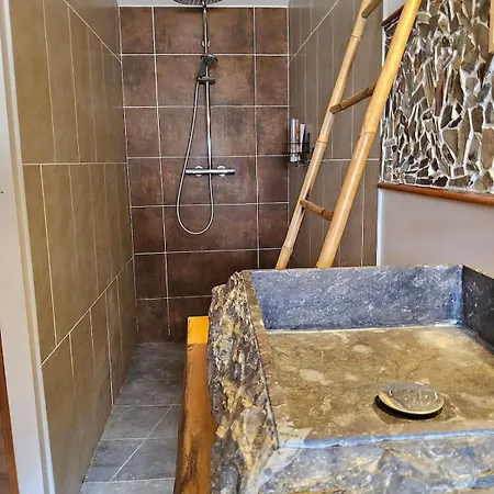 Honey House, Air Conditioning, Stove, Pets Ok