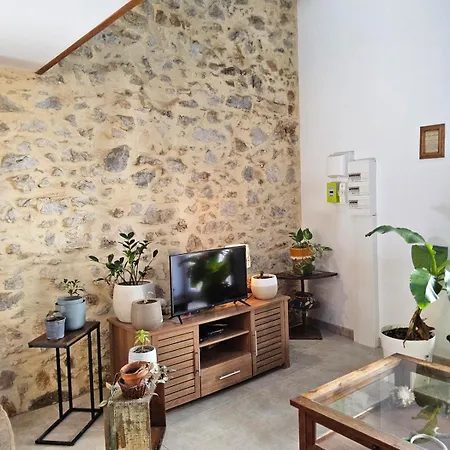 Honey House, Air Conditioning, Stove, Pets Ok *